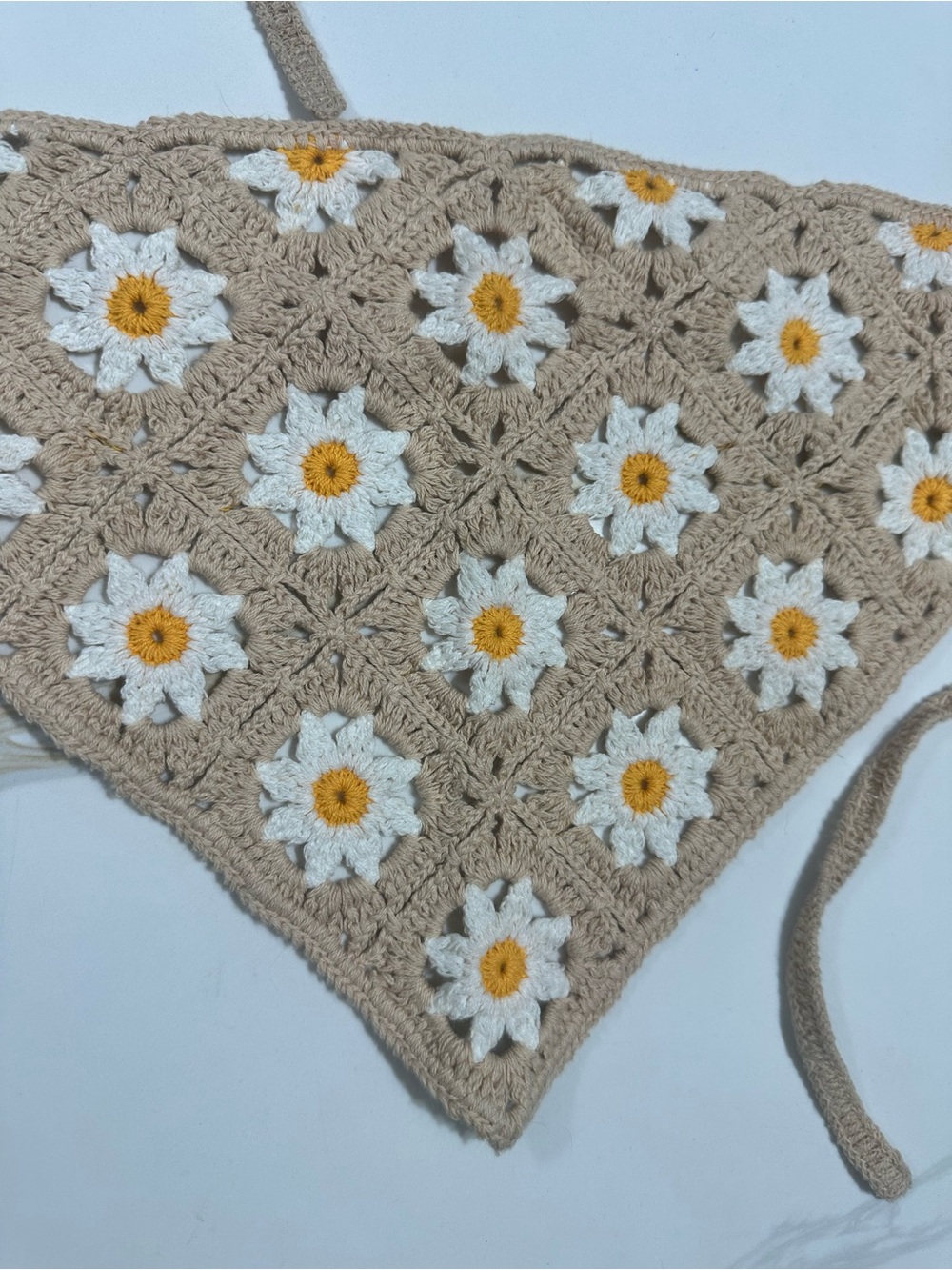 Crochet Daisy Triangle bandana - Beige, White & Yellow - cottagecore - beach